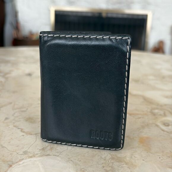 Roots Leather Card Wallet - Picture 1 of 8